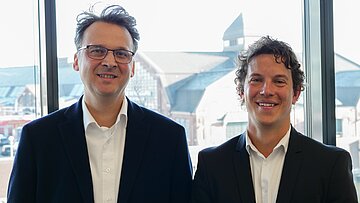 Abbildung des Zertifikatleiters Prof. Dr. Philip Griesser und des SPIEGEL-Experten Christoph Hauschild. Der Klick führt zum Kurs.